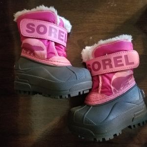 Sorel size 4 baby snow boots